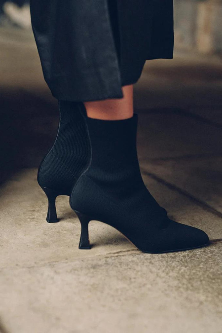 DOLCE VITA | GLAMOR KNIT BOOTIE